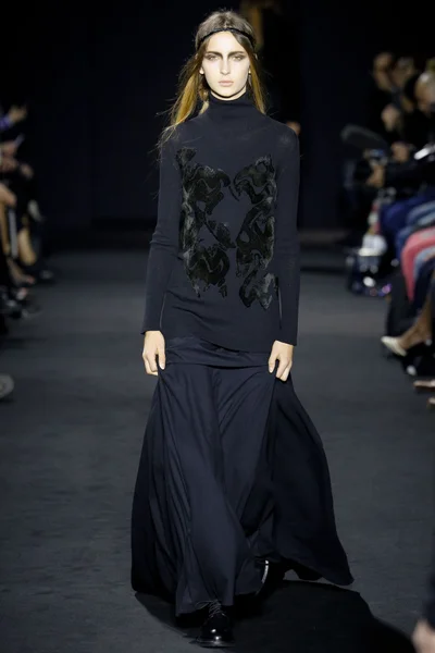 Look 18